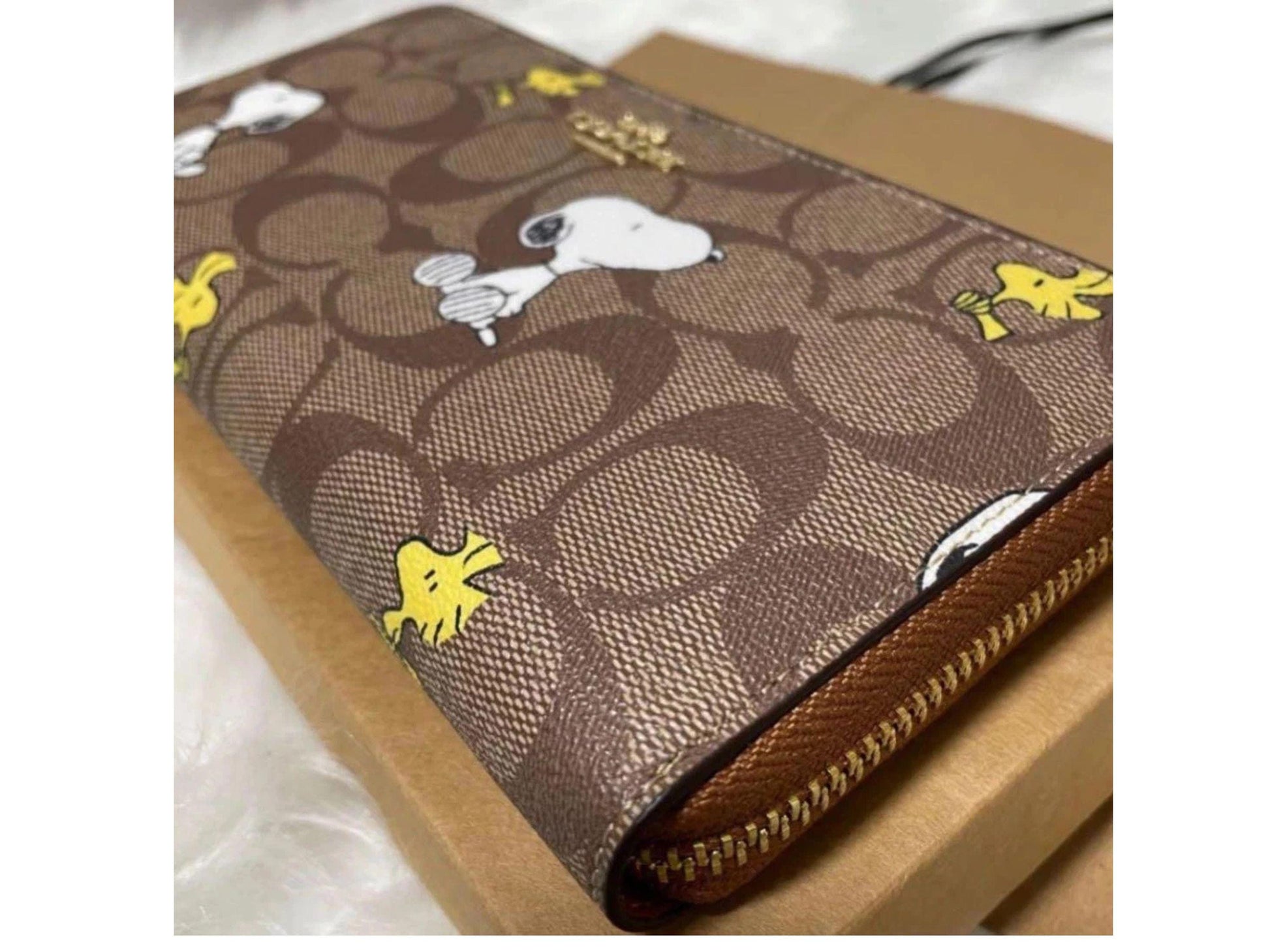 Coach X Peanuts Wallet Gift Set | Snoopy Woodstock Khaki Signature