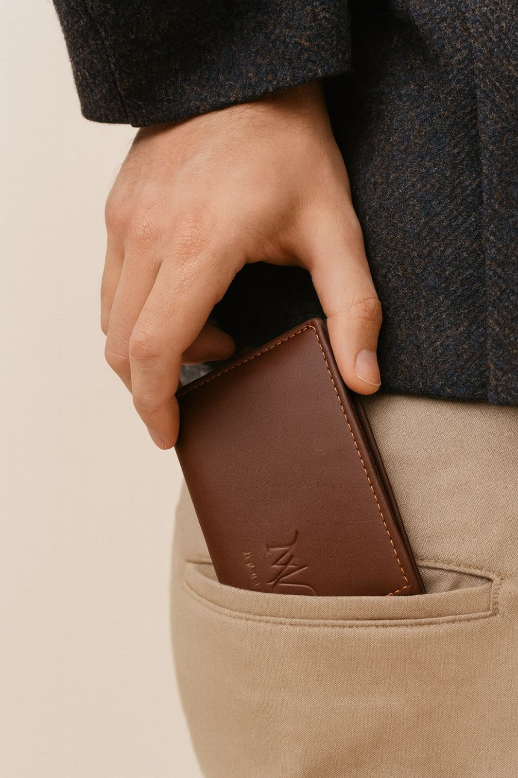 MYVERSE leather wallet detail