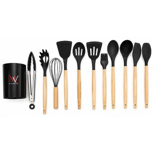 Black utensil set detail