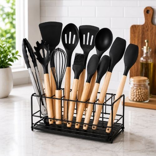Black utensil set detail